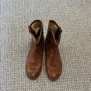 Frye Women’s Billy Short Ankle Boots in Cognac